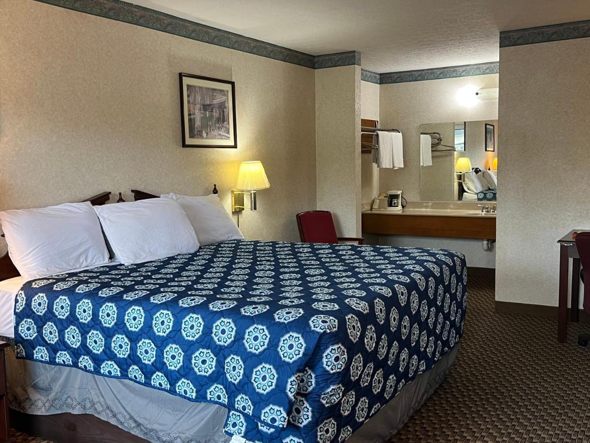 Americas Inn Бардстаун Екстер'єр фото