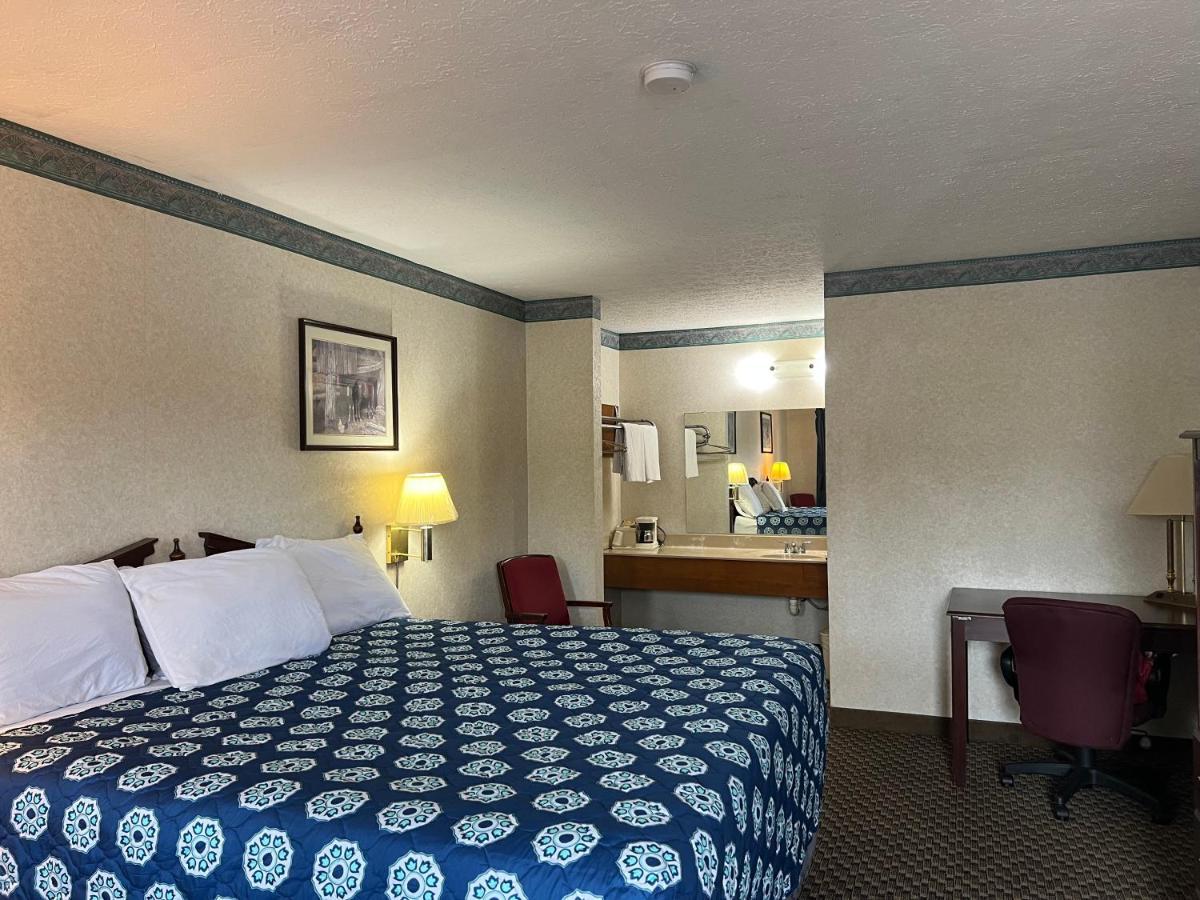 Americas Inn Бардстаун Екстер'єр фото