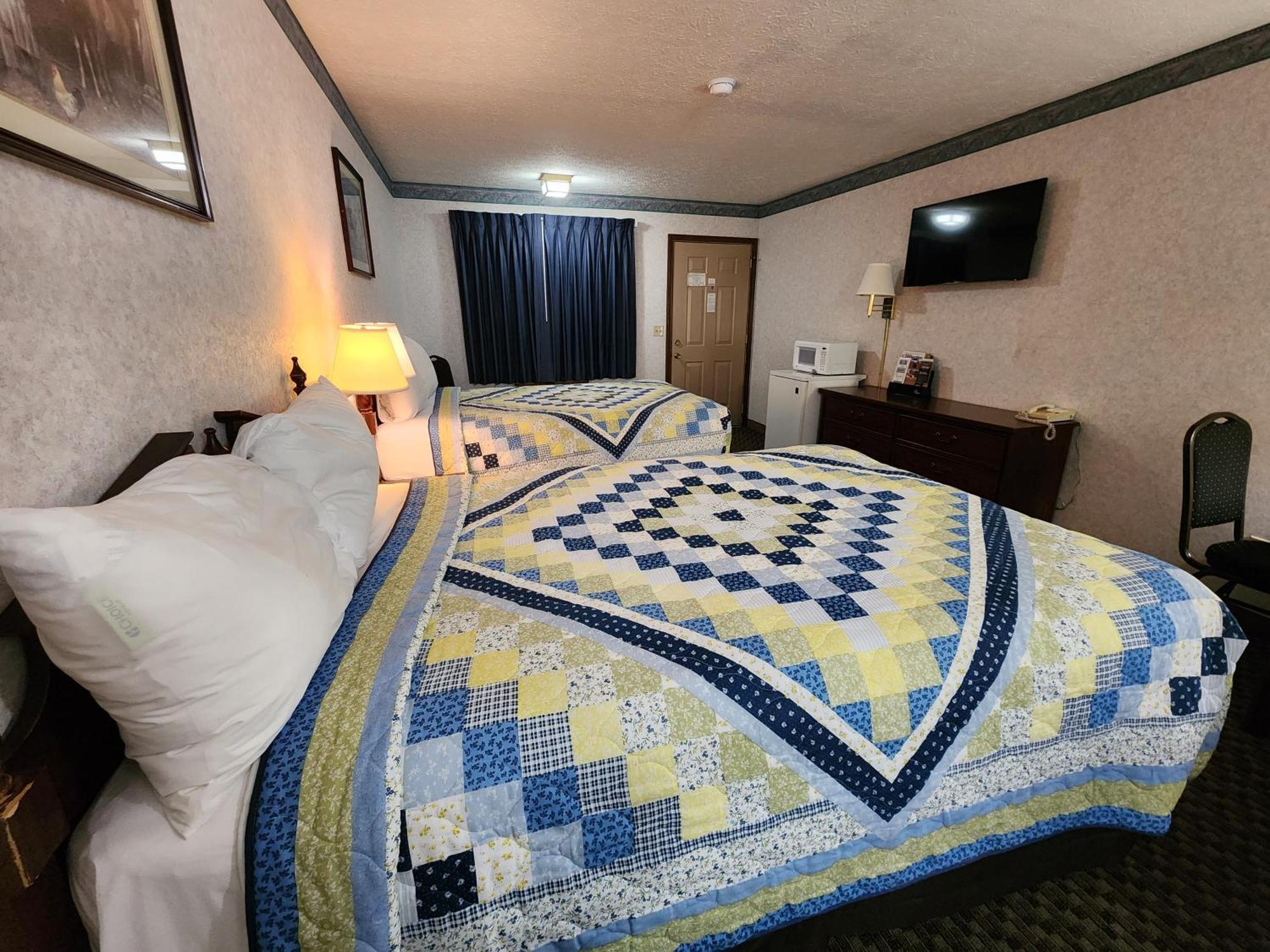 Americas Inn Бардстаун Екстер'єр фото